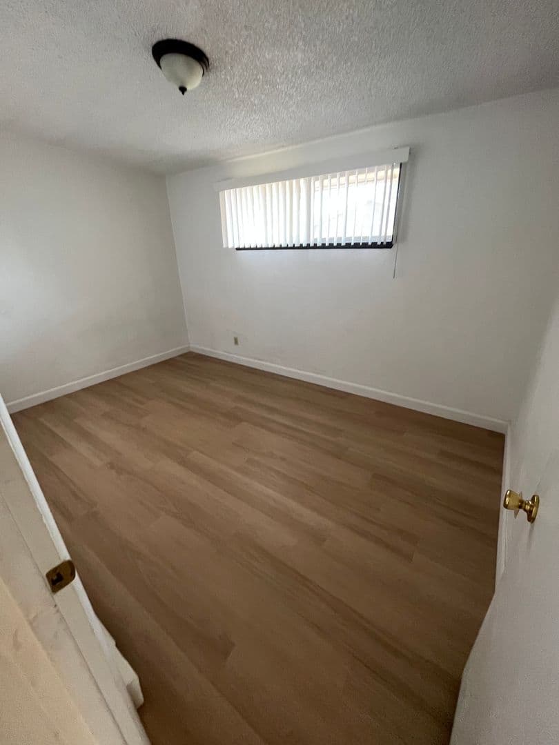 2 Bedroom Duplex Apartment Available Now! $300 move in credit Available! 11 of 13