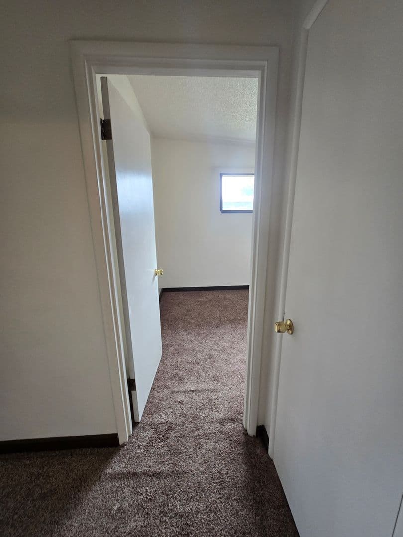 2 Bedroom Duplex Apartment - $300 move in credit Available! 23 of 26