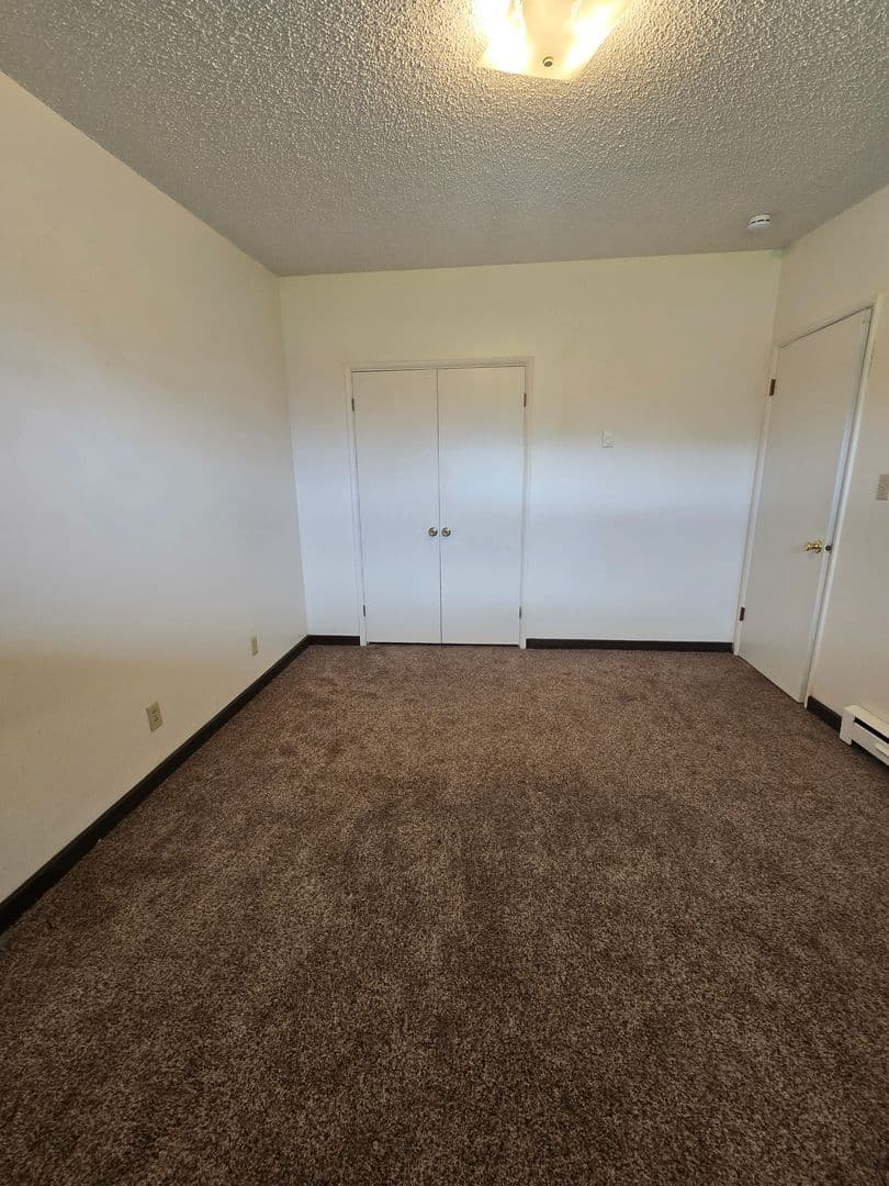 2 Bedroom Duplex Apartment - $300 move in credit Available! 21 of 26