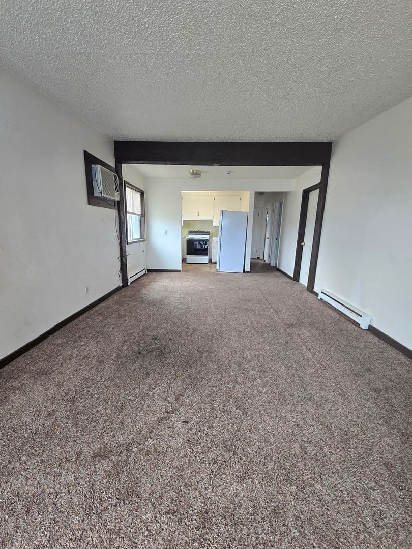 2 Bedroom Duplex Apartment $300 move in credit Available 8 of 8