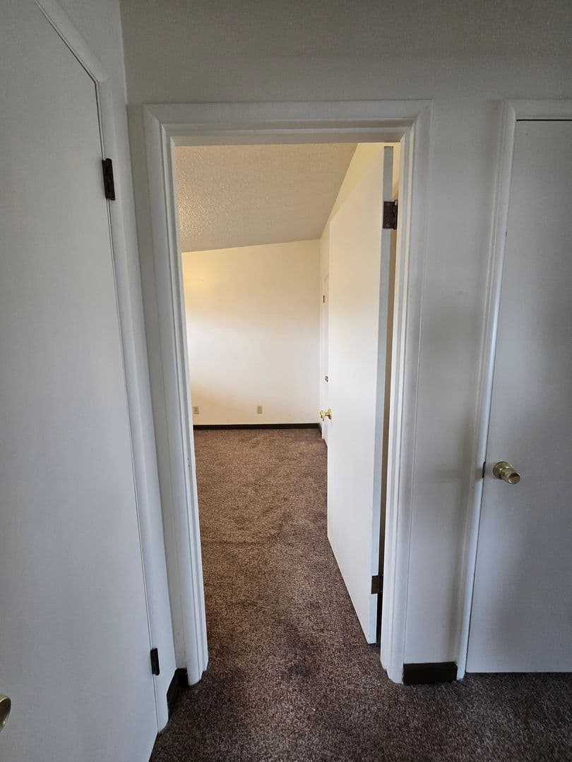 2 Bedroom Duplex Apartment - $300 move in credit Available! 19 of 26