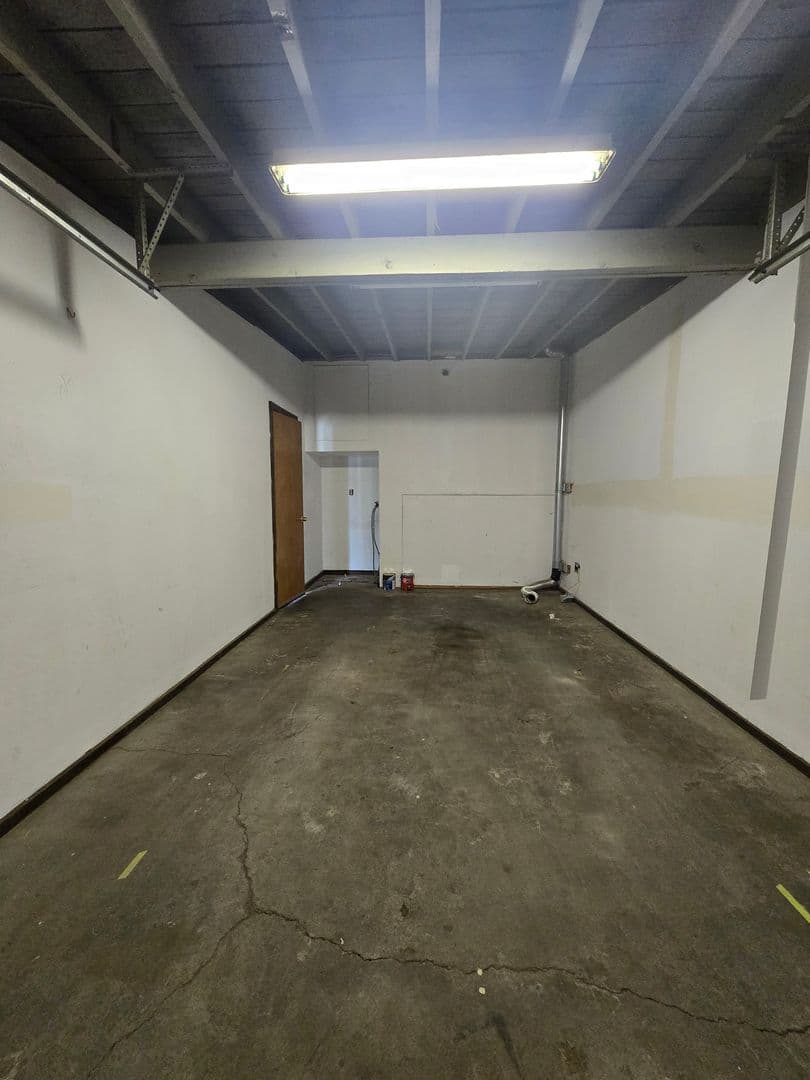 2 Bedroom Duplex Apartment - $300 move in credit Available! 13 of 26