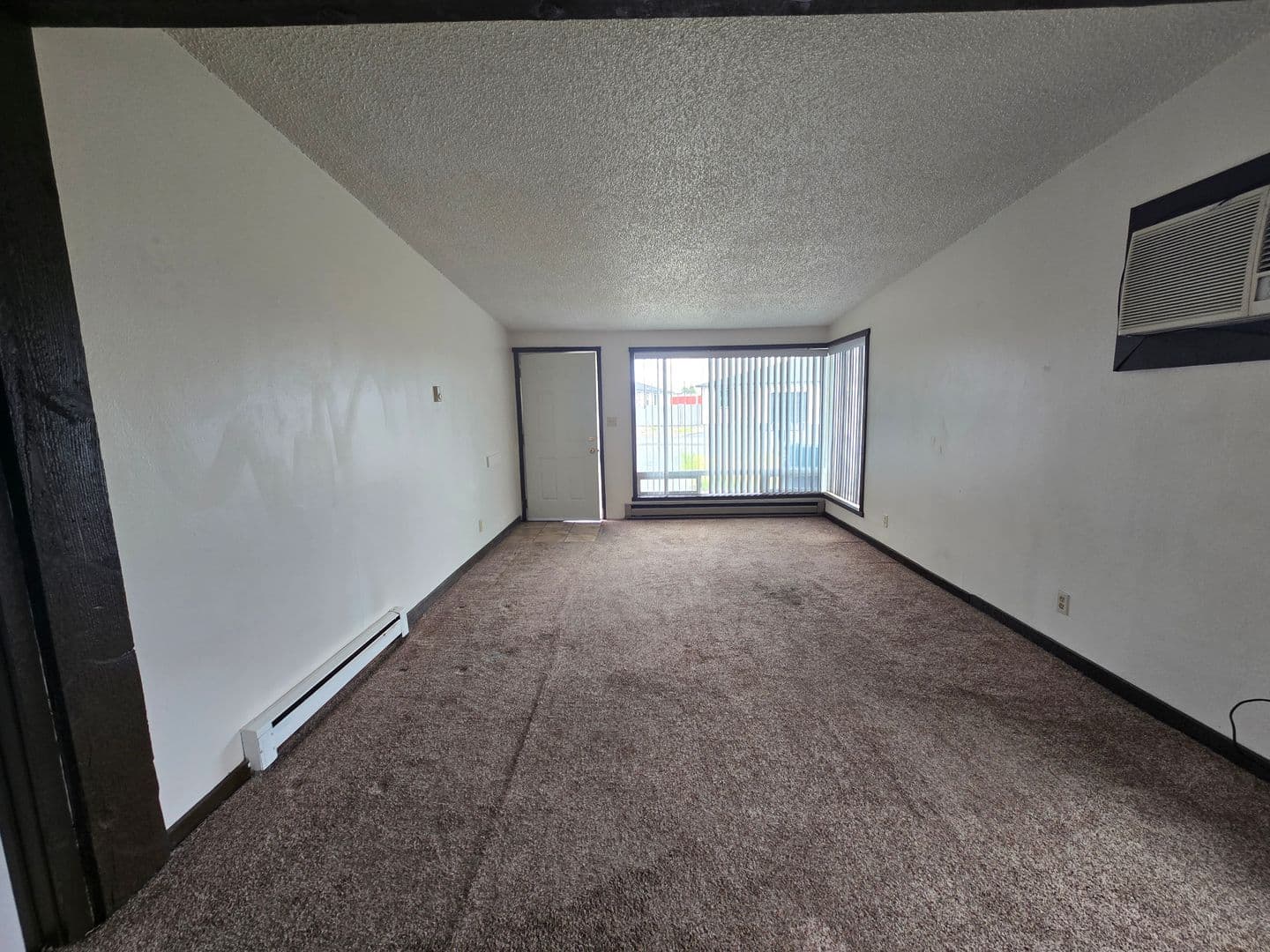 2 Bedroom Duplex Apartment $300 move in credit Available 7 of 8