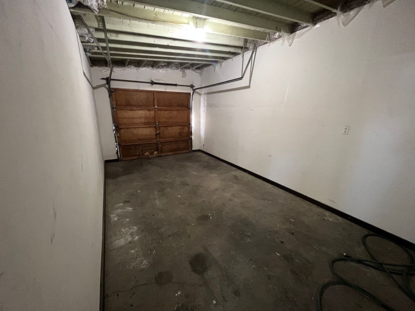 2 Bedroom Duplex Apartment Available Now! $300 move in credit Available! 13 of 13