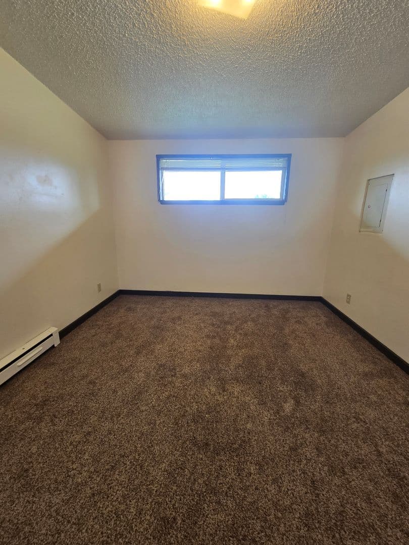 2 Bedroom Duplex Apartment - $300 move in credit Available! 20 of 26