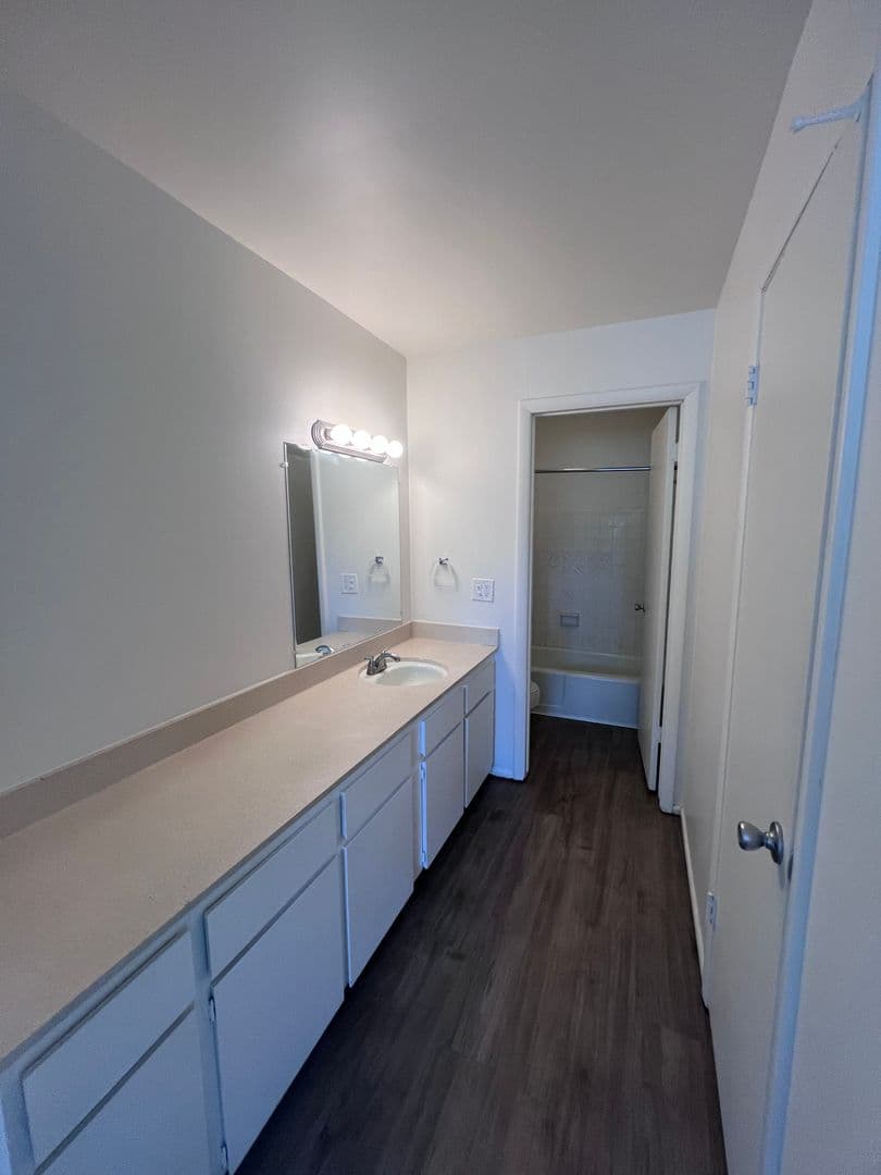 Victoria Canyon Apartments 6 of 8