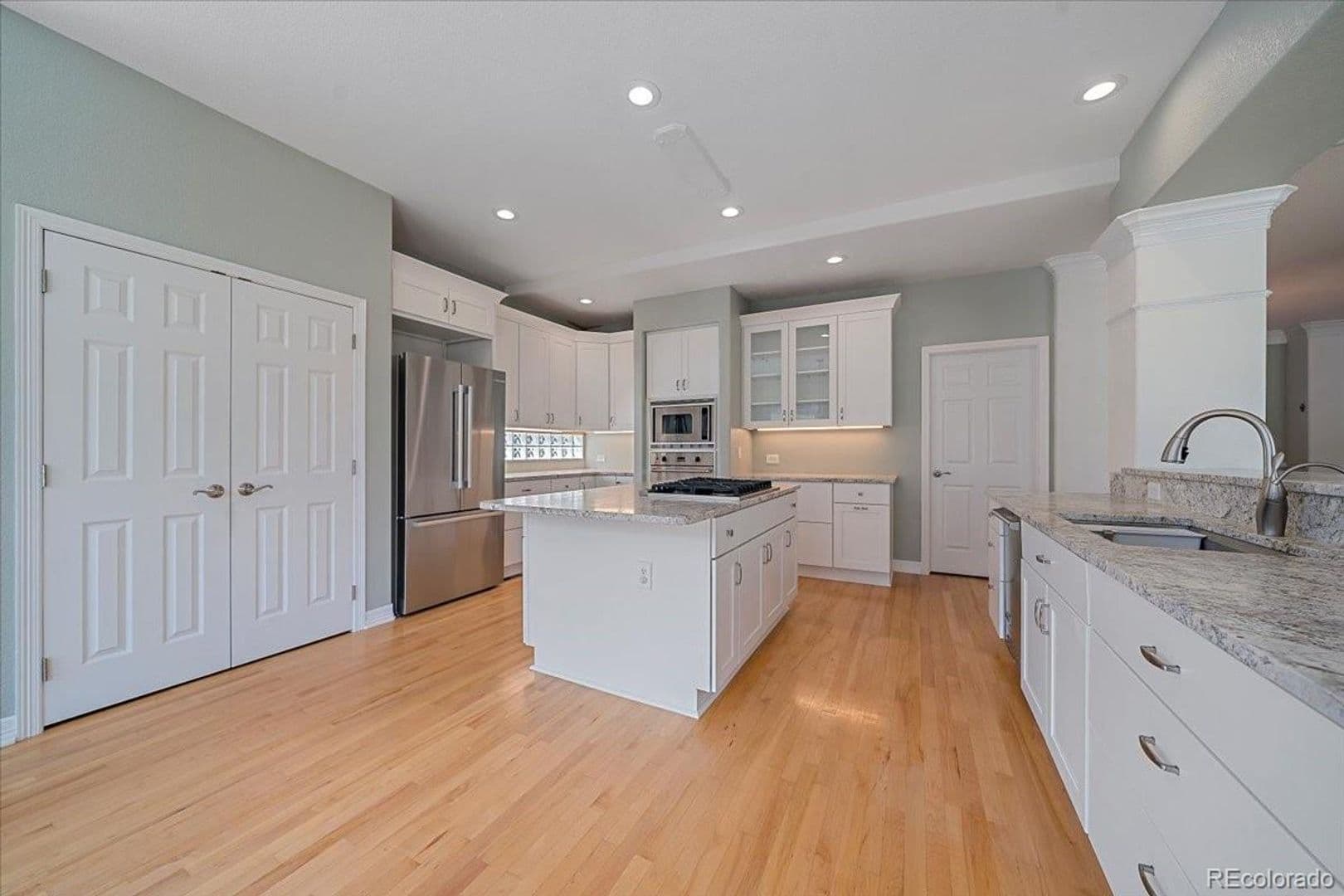 3860 W 111th Ave 15 of 39