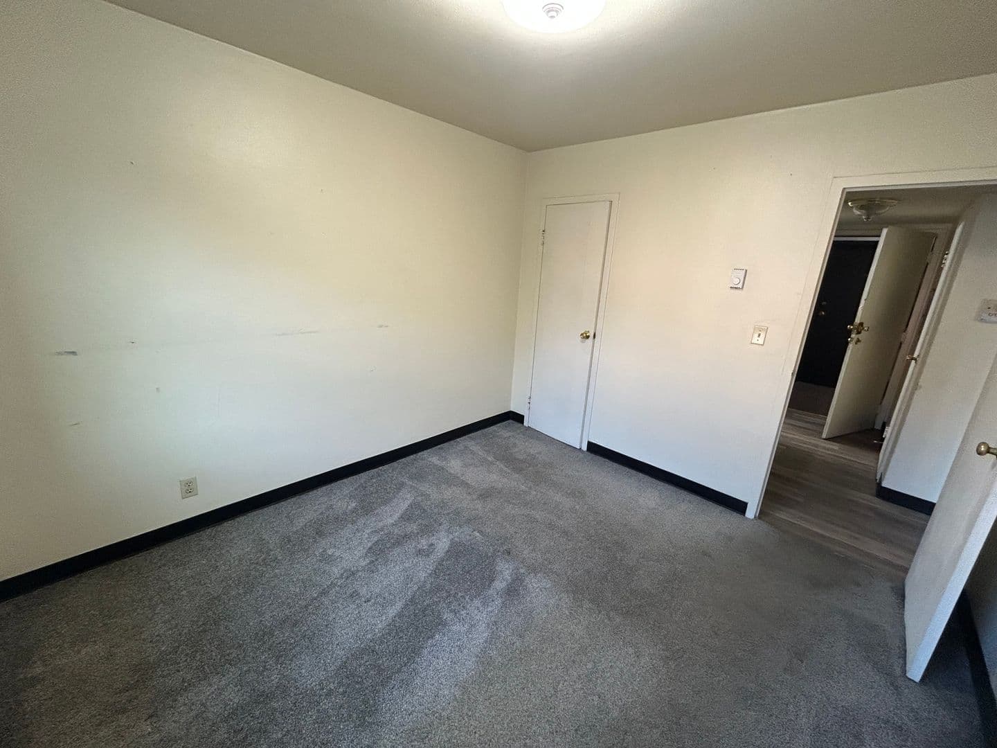 1029 E Knapp St 7 of 9
