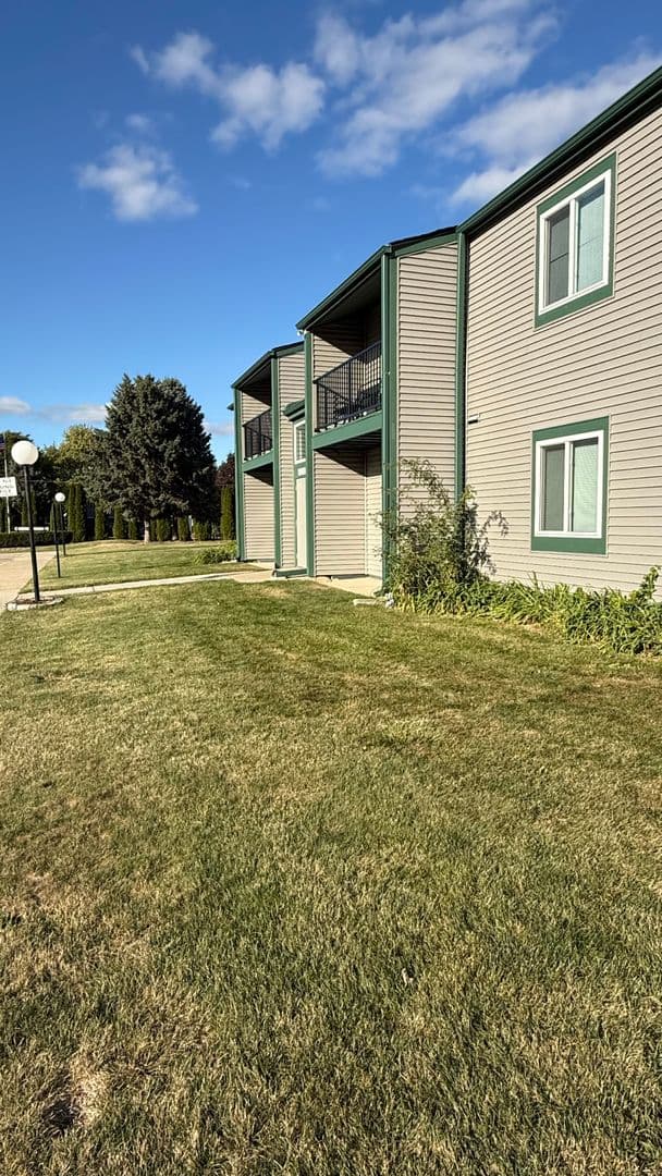 Elkhorn Village Apartments 4 of 37