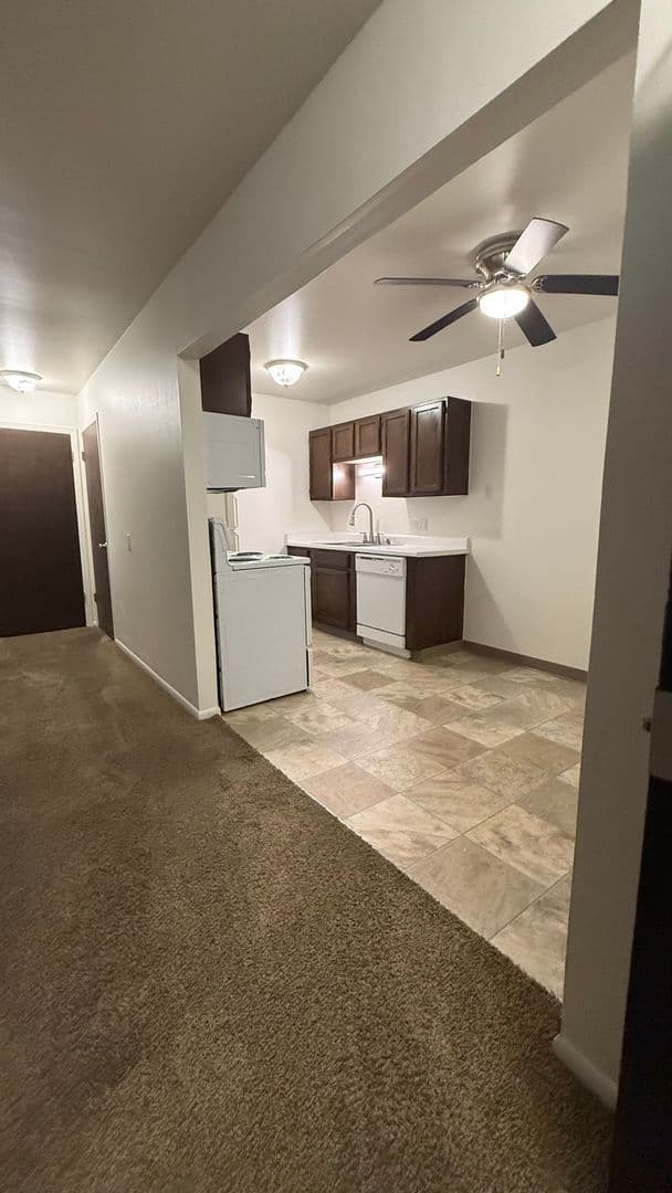 Elkhorn Village Apartments 8 of 43