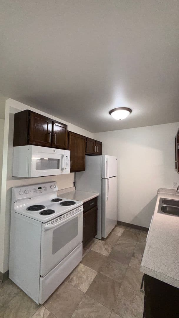 Elkhorn Village Apartments 2 of 31