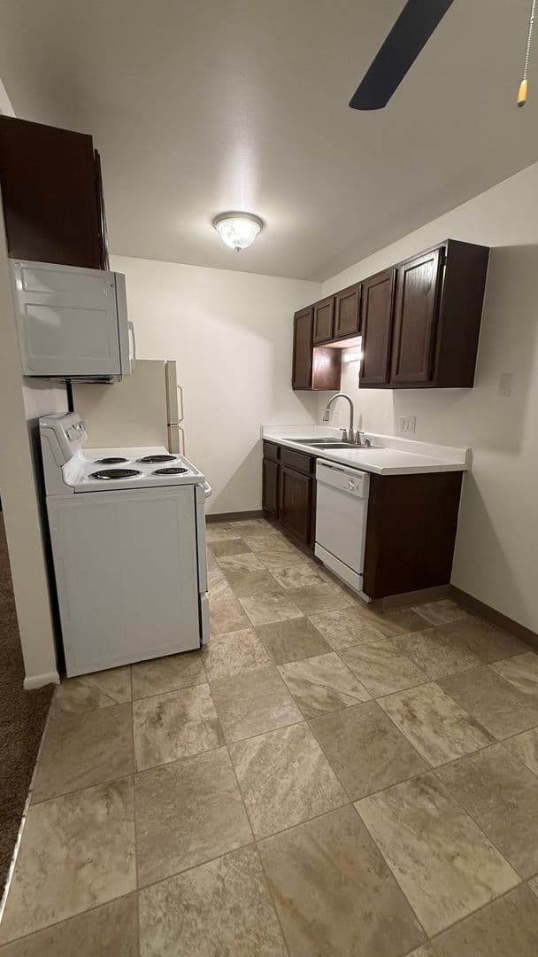 Elkhorn Village Apartments 4 of 43