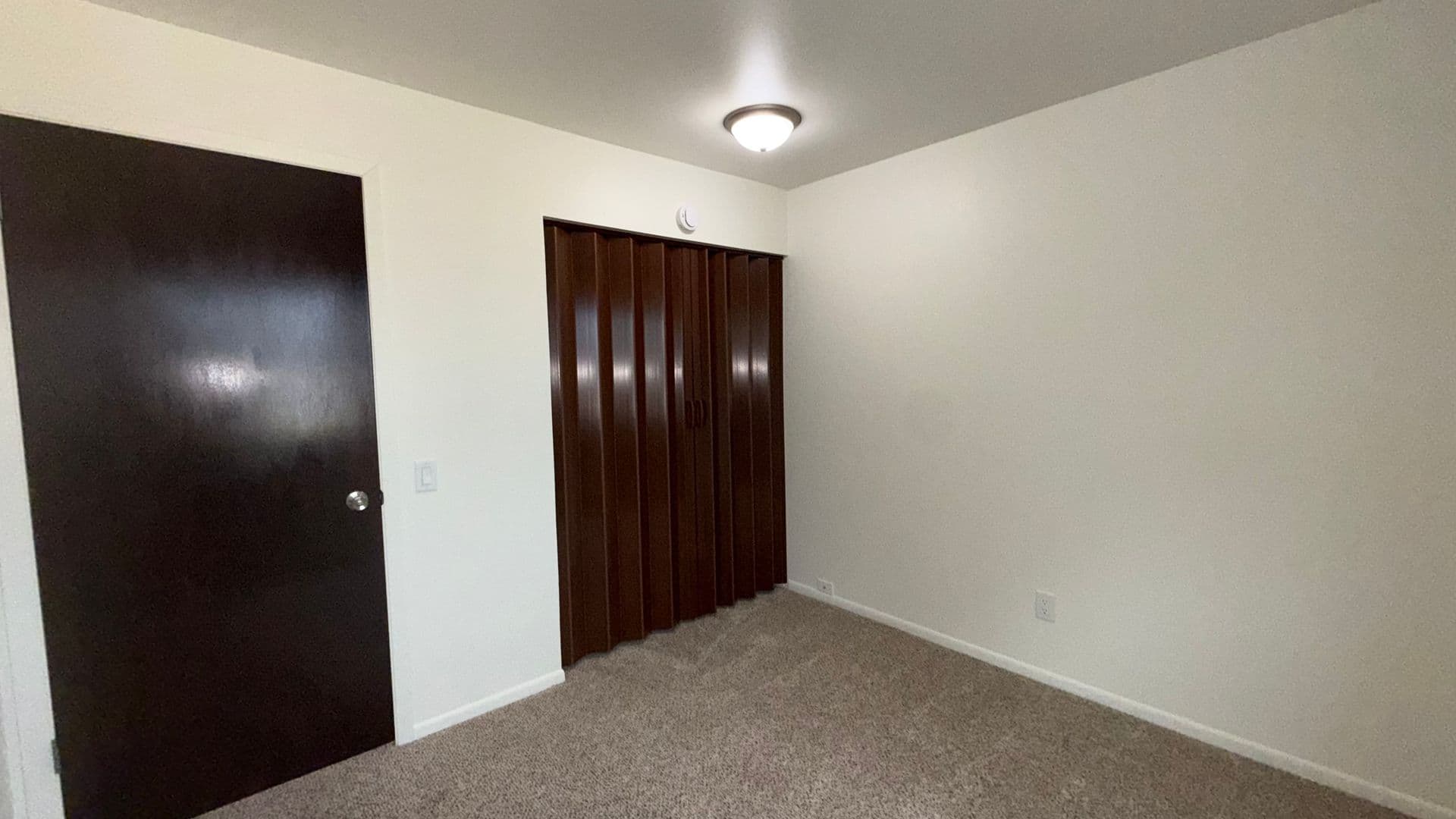 Elkhorn Village Apartments 26 of 31
