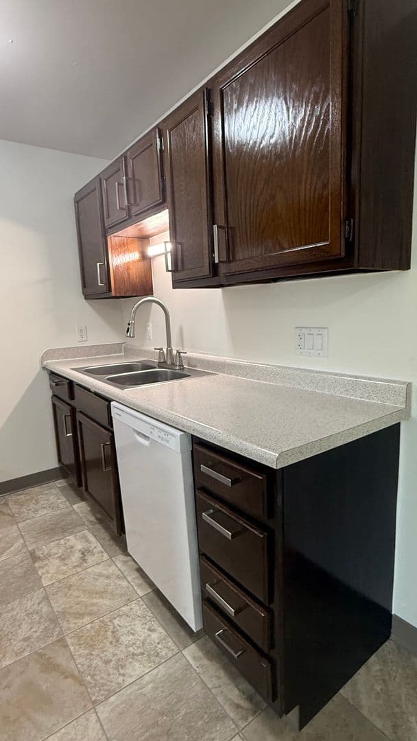 Elkhorn Village Apartments 8 of 31