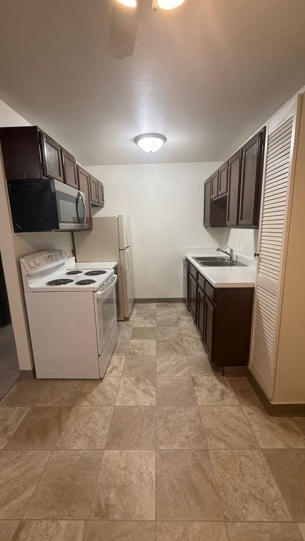Elkhorn Village Apartments 30 of 37