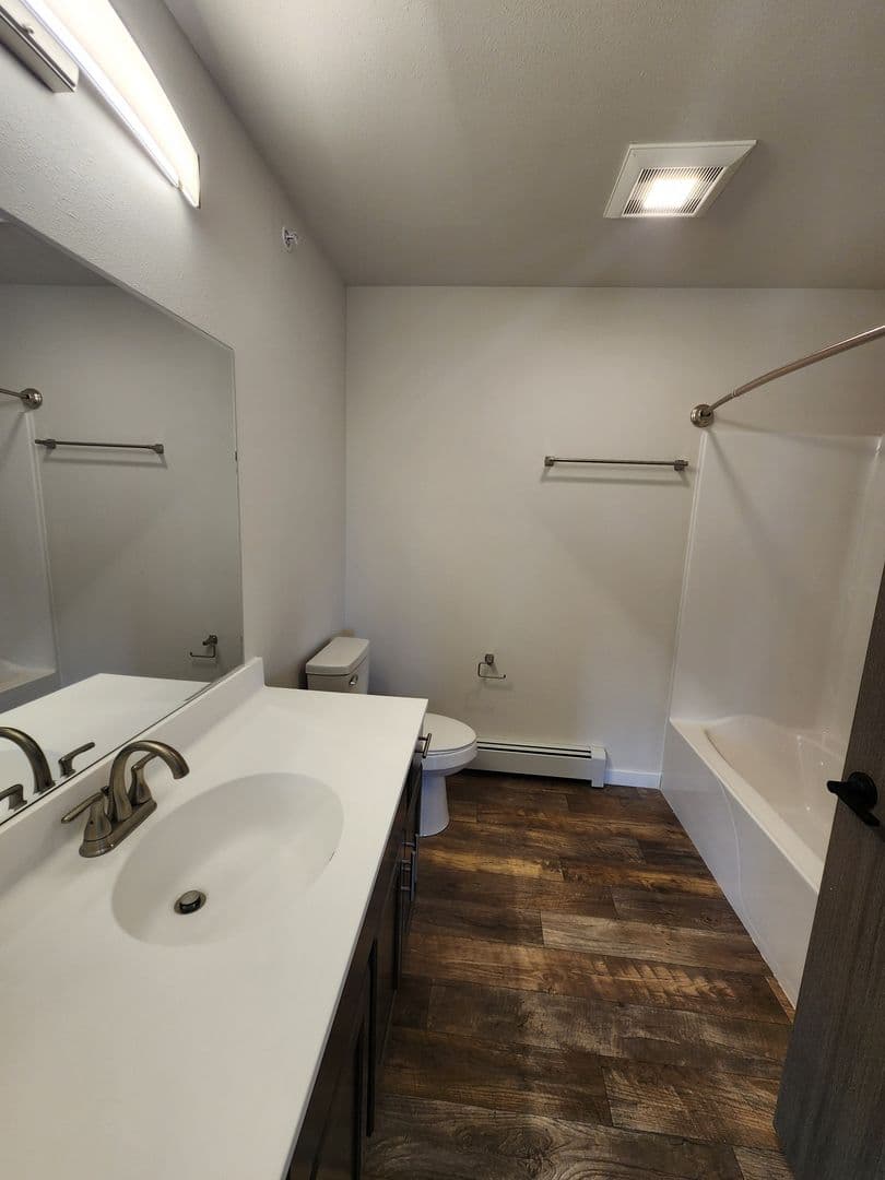 Plaza View Apartments 4 of 8