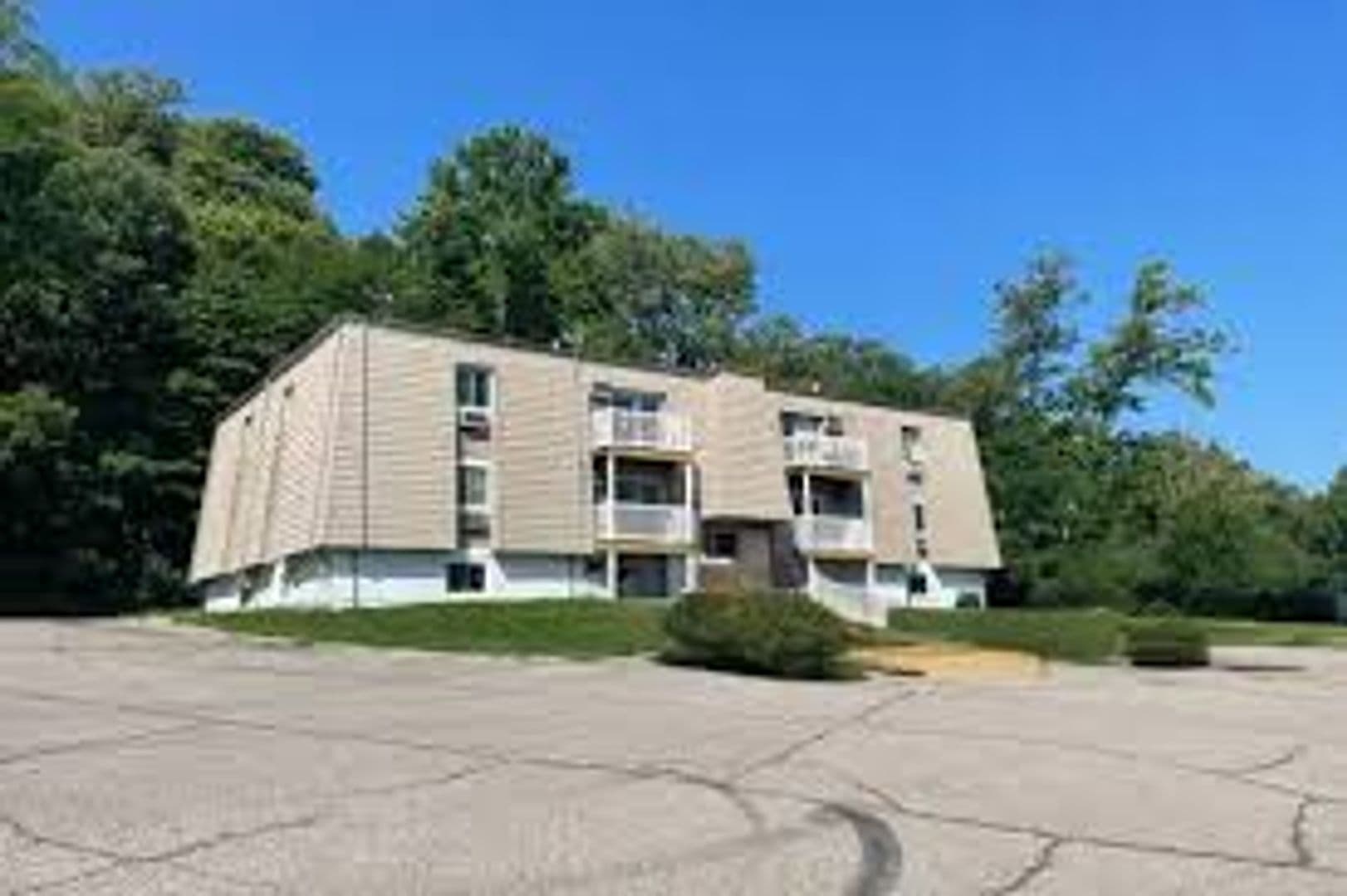 Aurora Apartments 3 of 15