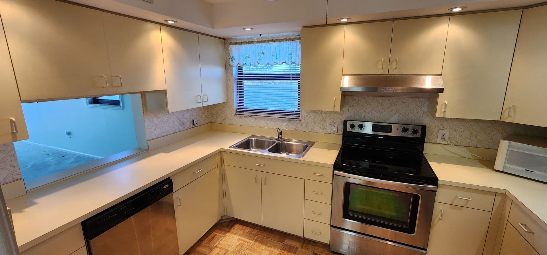 4260 SE 20TH PL APT 208 4 of 44
