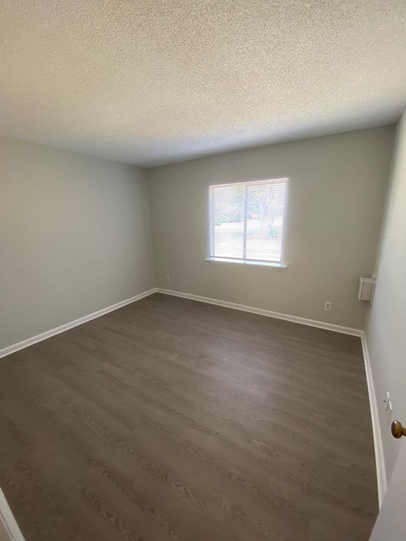 Pine Knoll Apartments 3 of 6