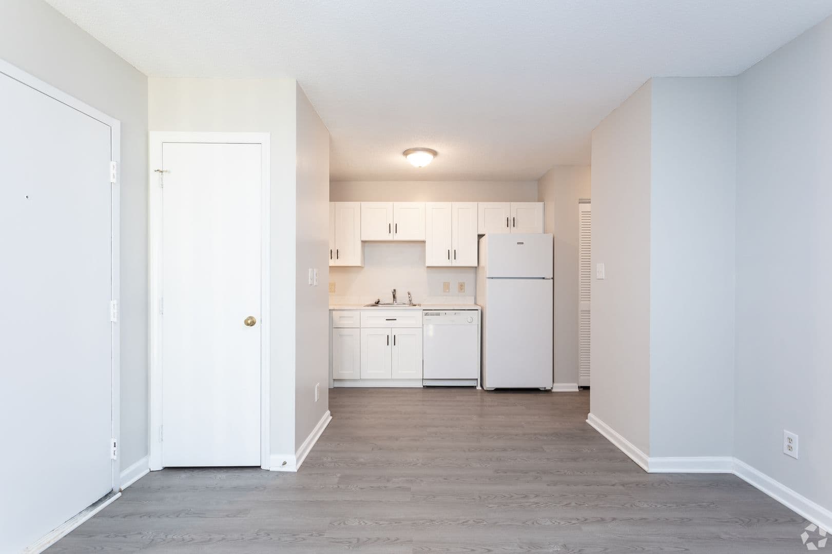 Pine Knoll Apartments 5 of 8