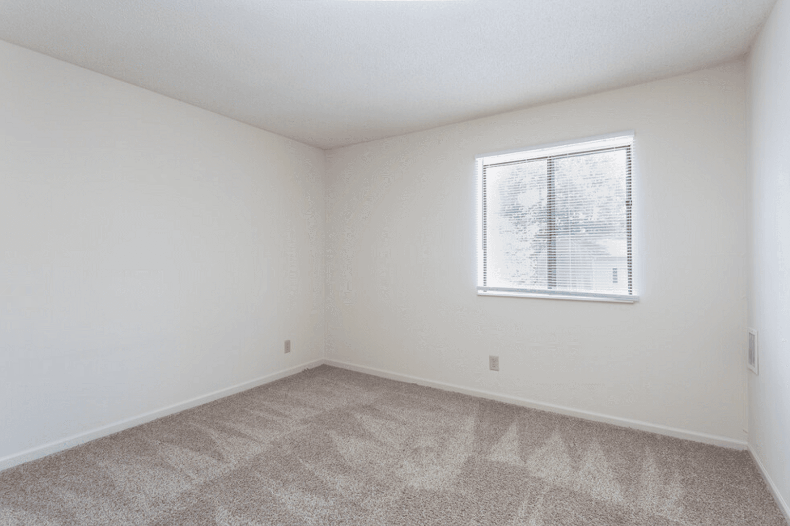 Pine Knoll Apartments 6 of 8