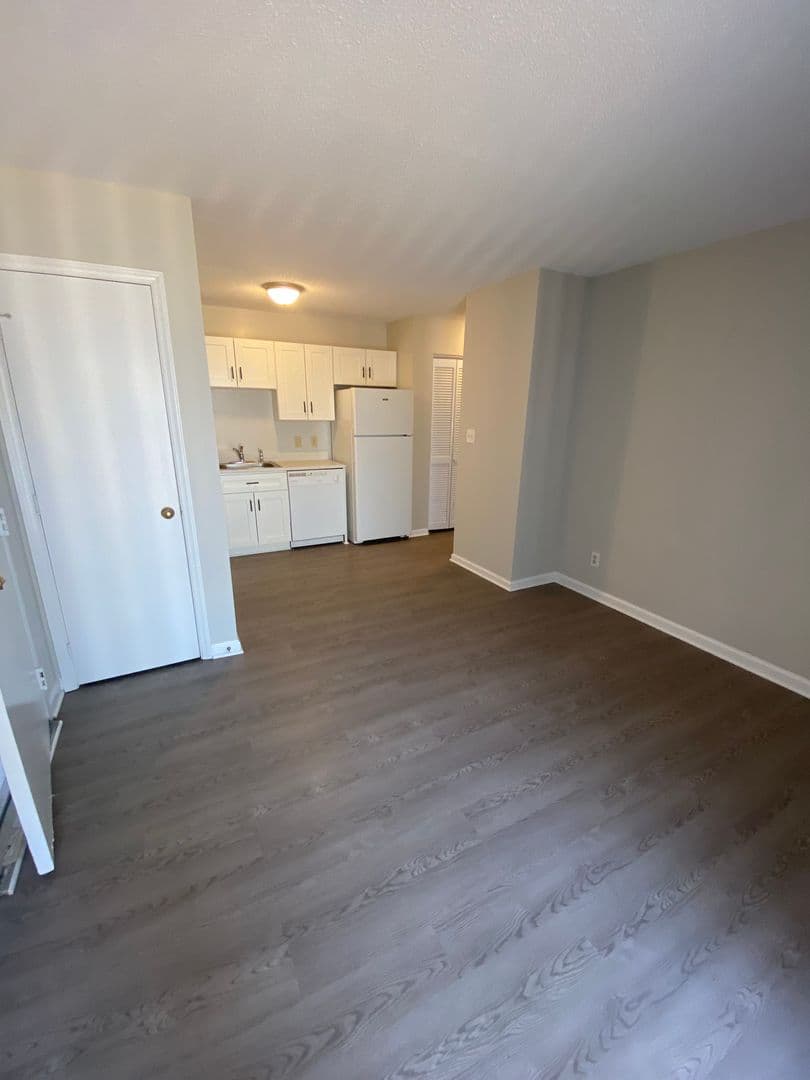 Pine Knoll Apartments 2 of 6
