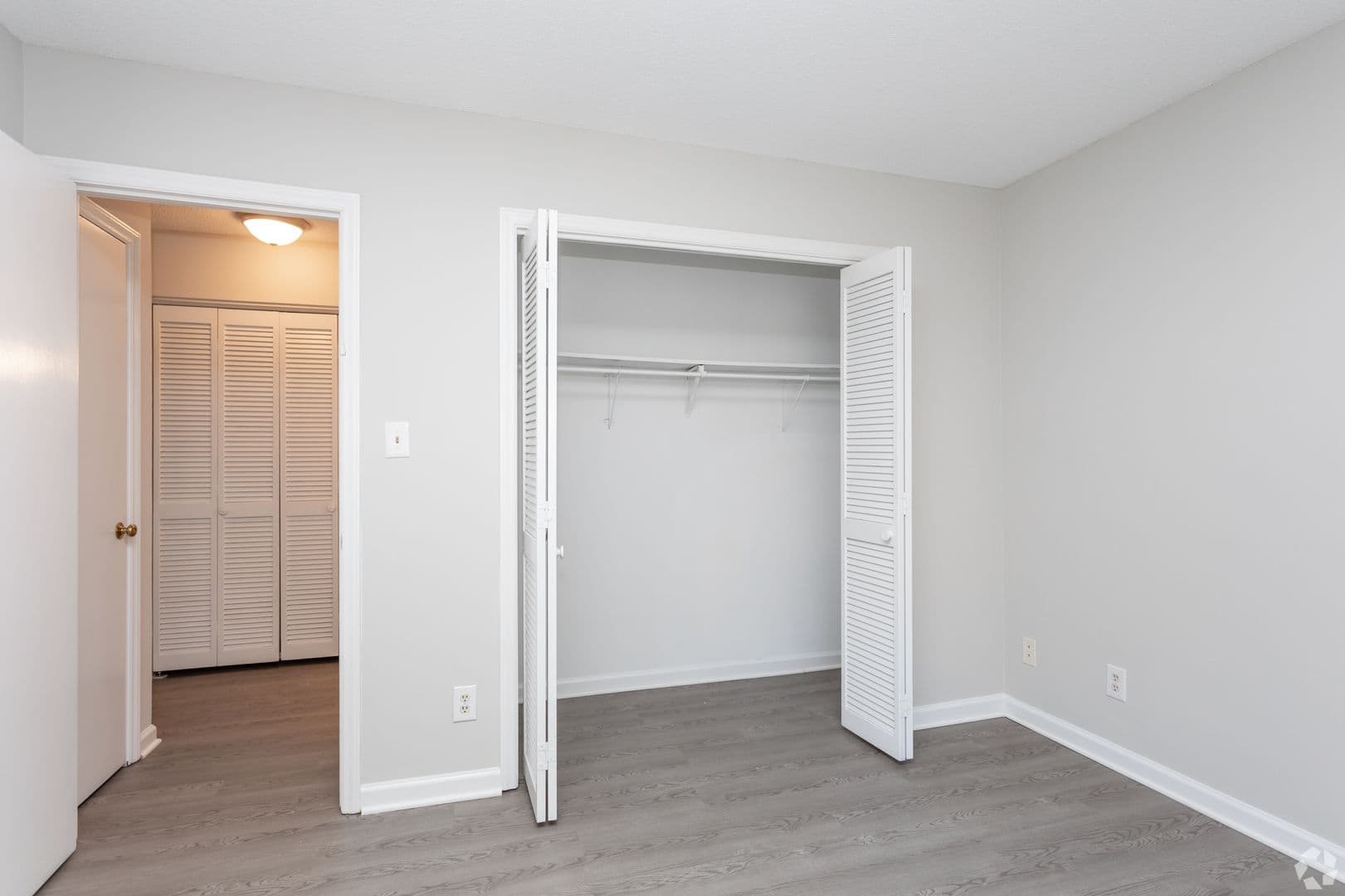 Pine Knoll Apartments 2 of 8