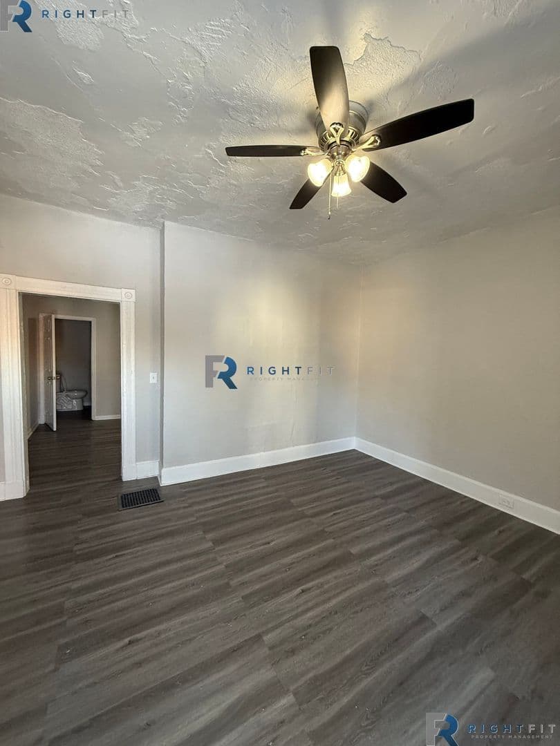 957 Fairbanks Ave 3 of 15