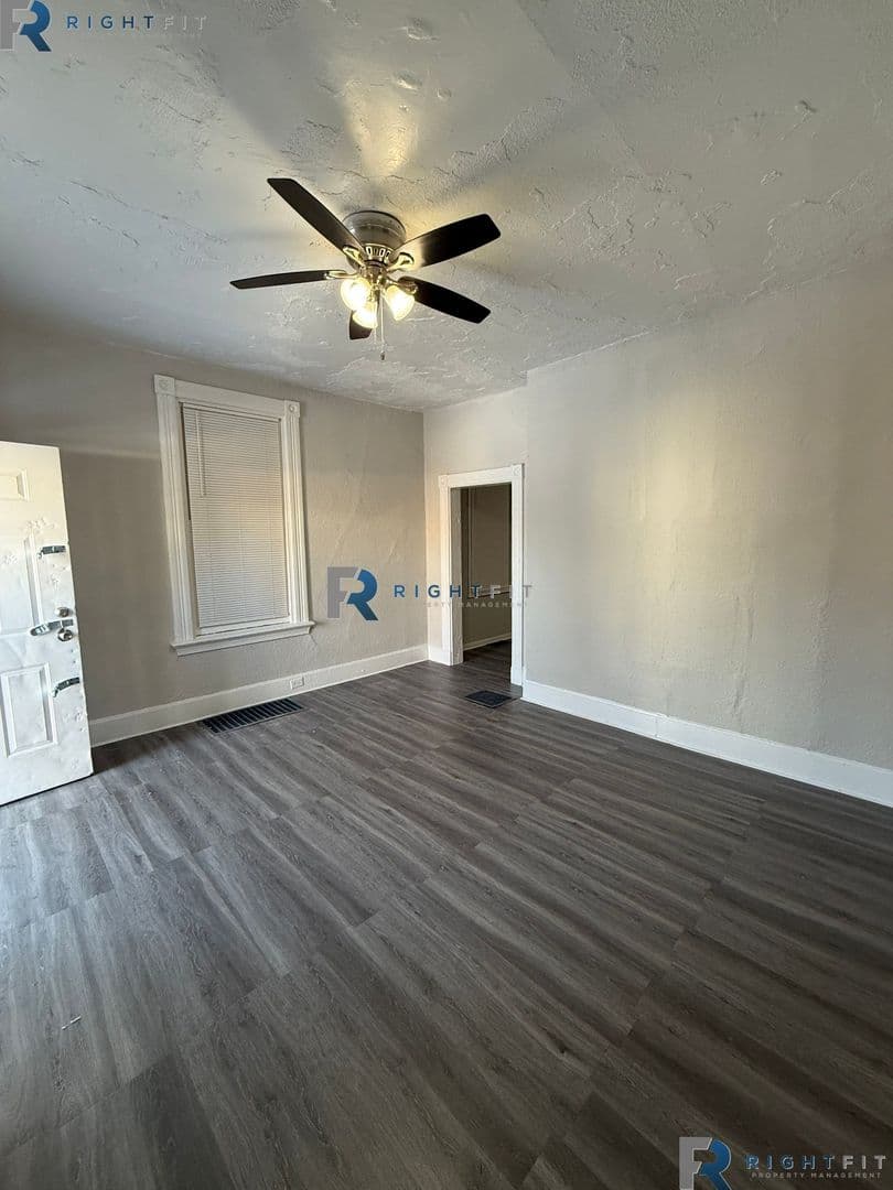 957 Fairbanks Ave 2 of 15