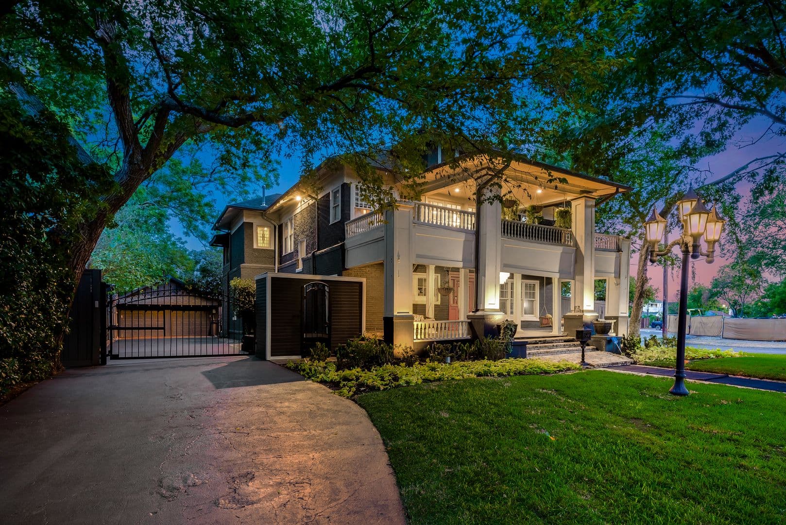 Grand Manor 22 of 39