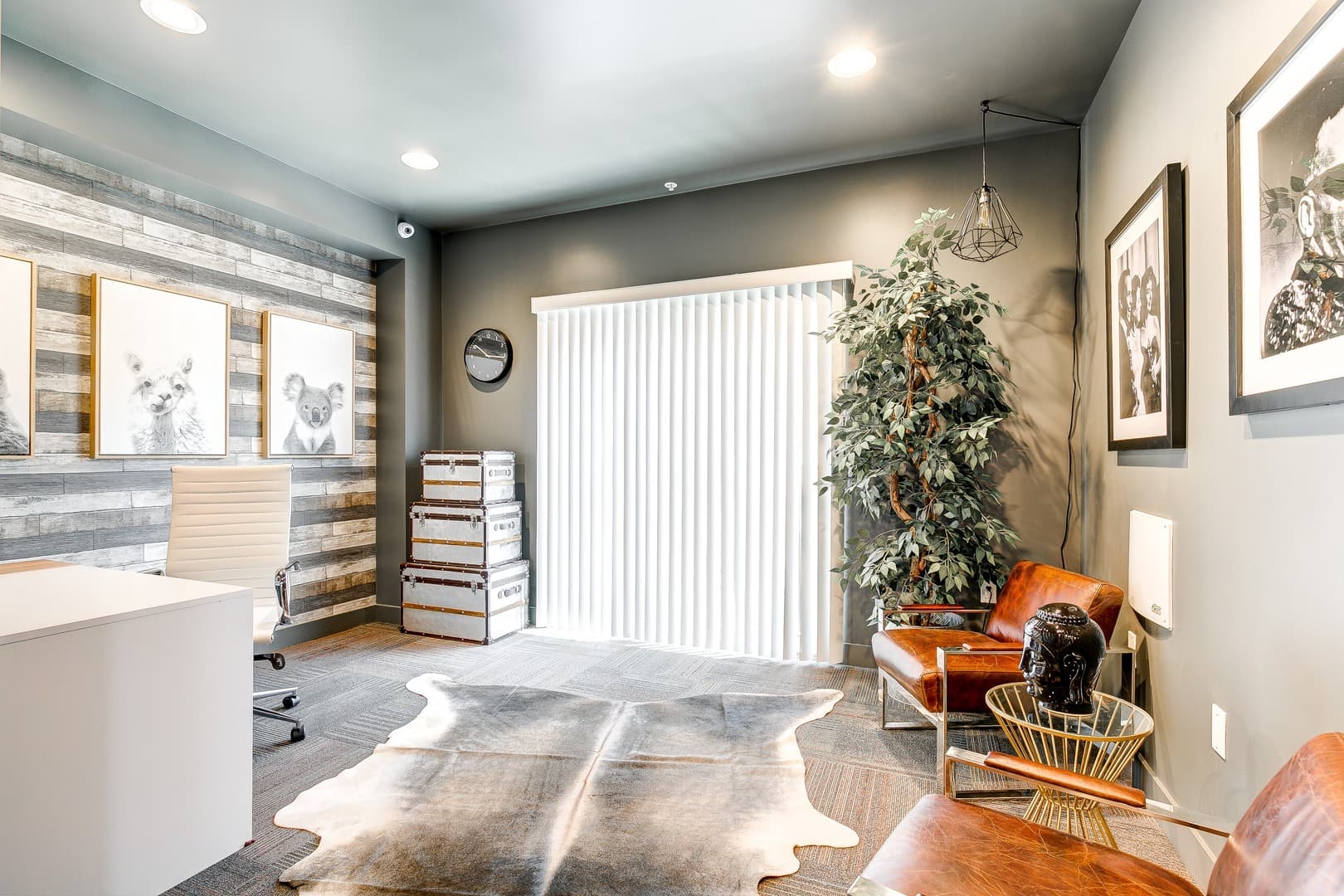 MODERNO East 24 of 29