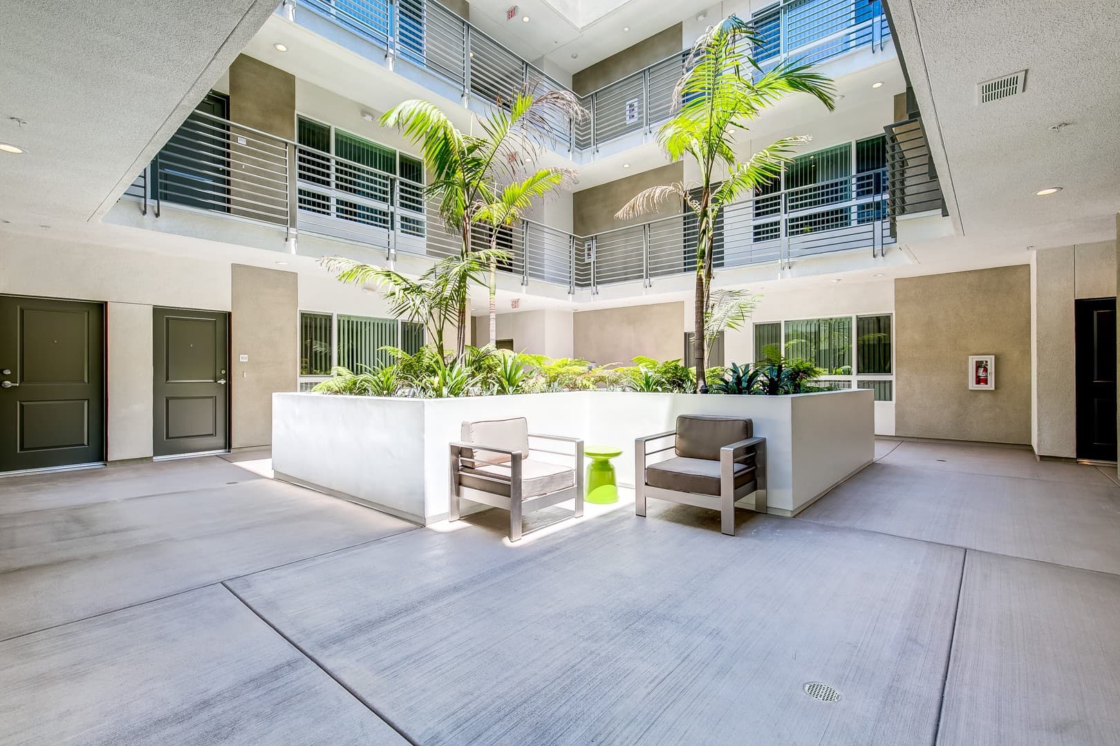 MODERNO East 23 of 29