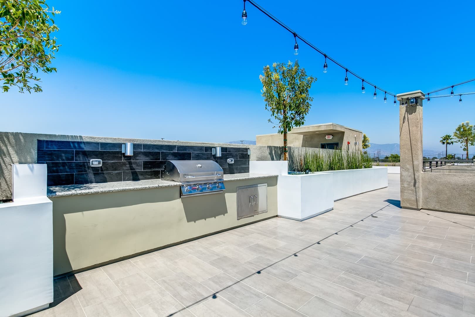 MODERNO East 21 of 29