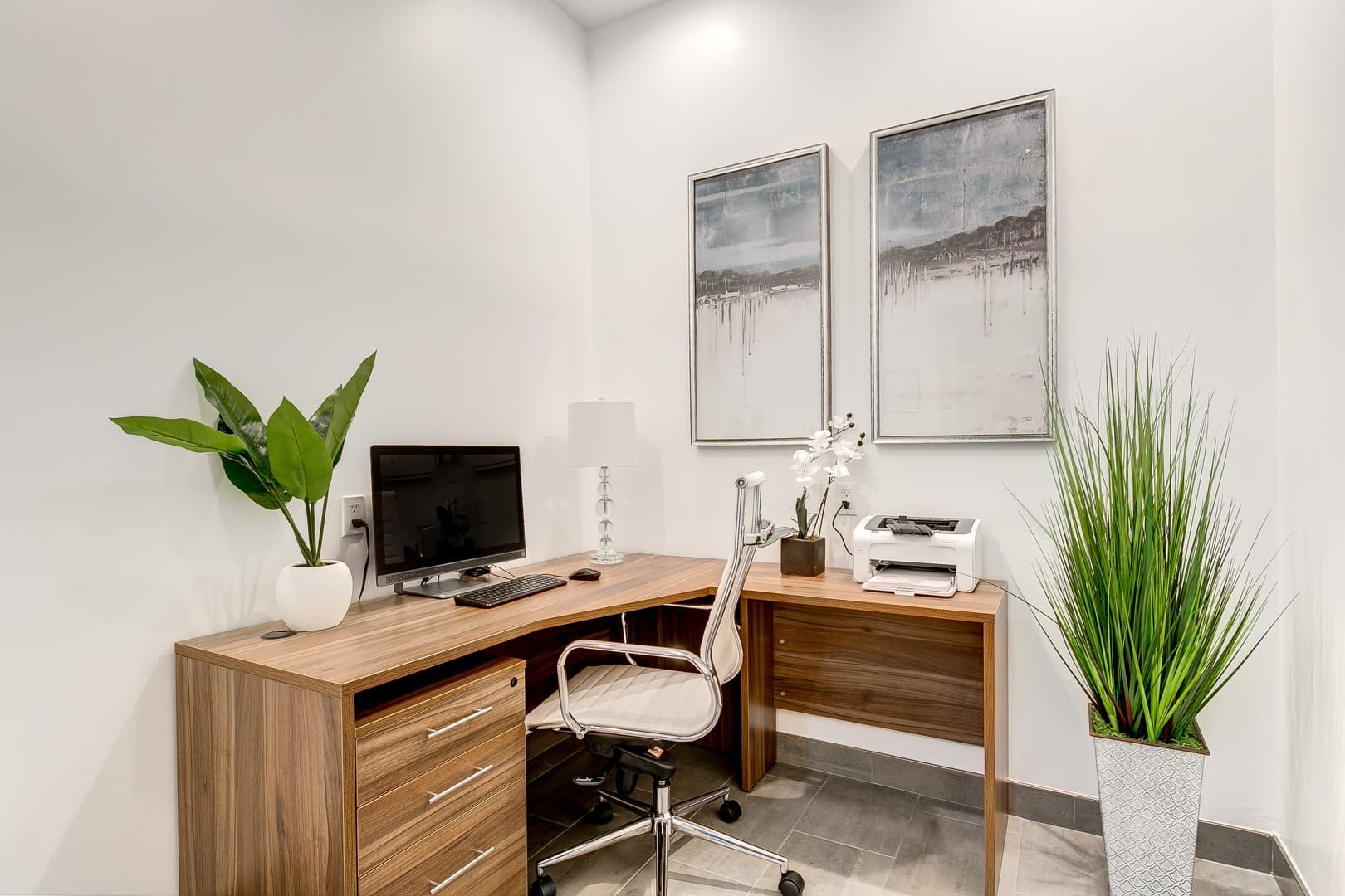 MODERNO East 17 of 29