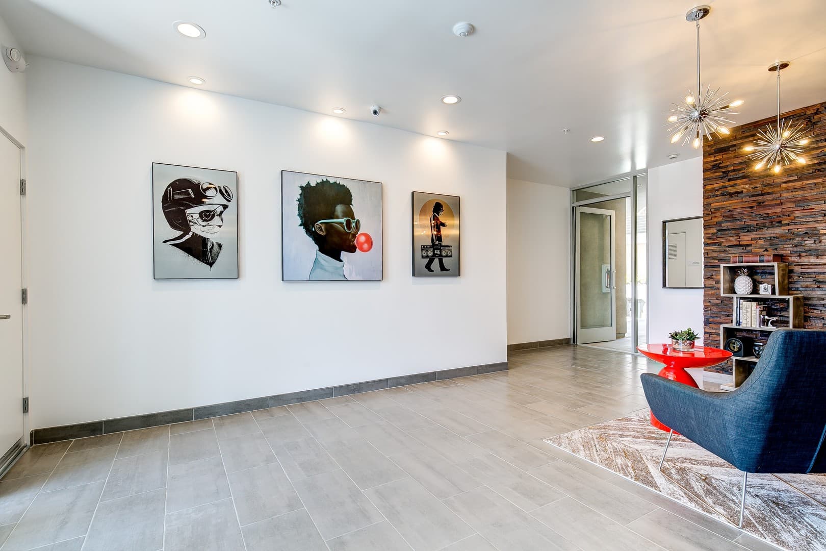 MODERNO East 18 of 29