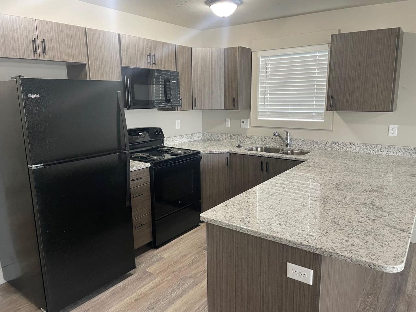 3562 East Gample Avenue 3 of 9