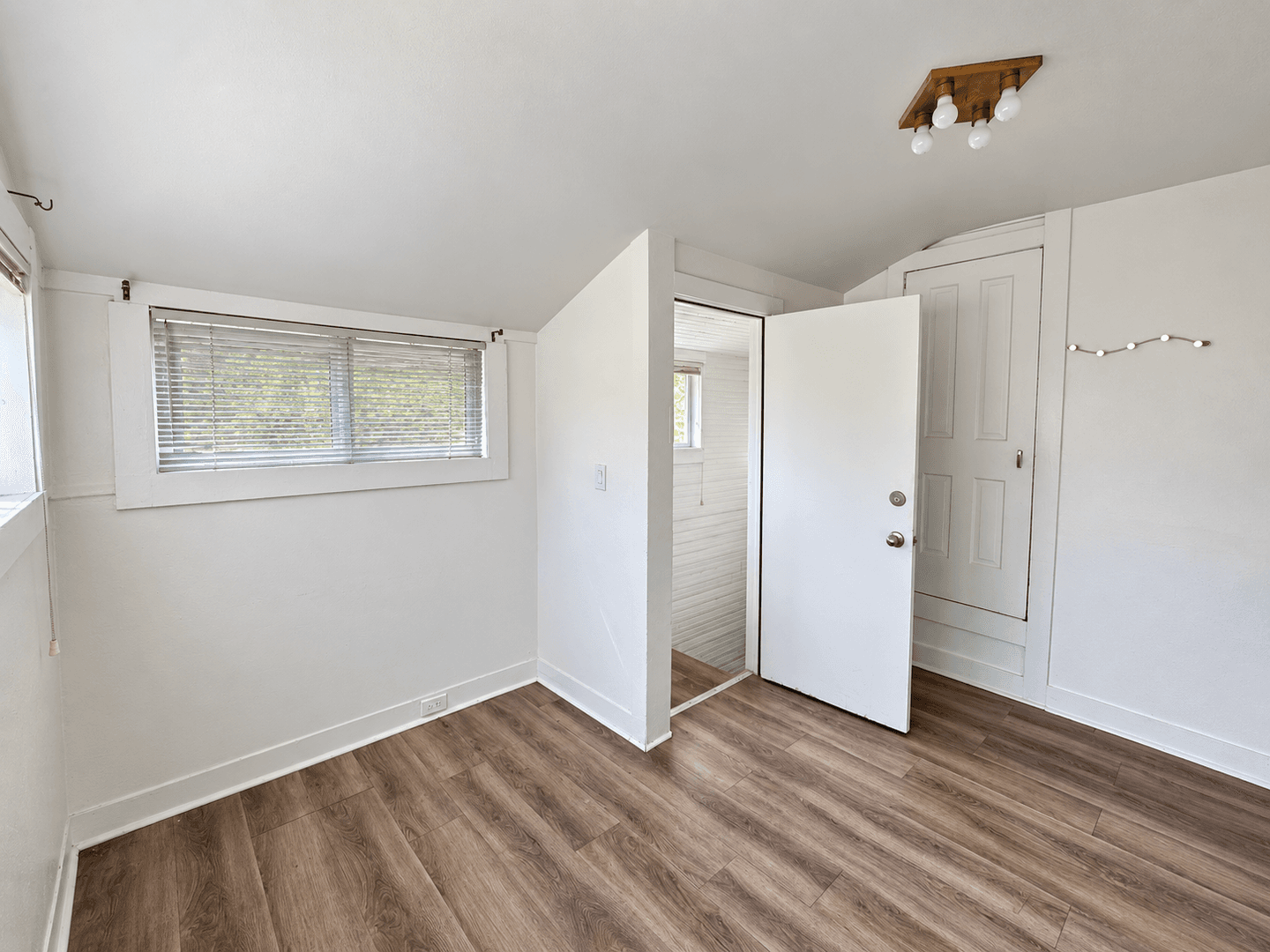 Charming SPACIOUS 2 Bedroom CONDO Apartment in the Heart of Salt Lake City 4 of 15