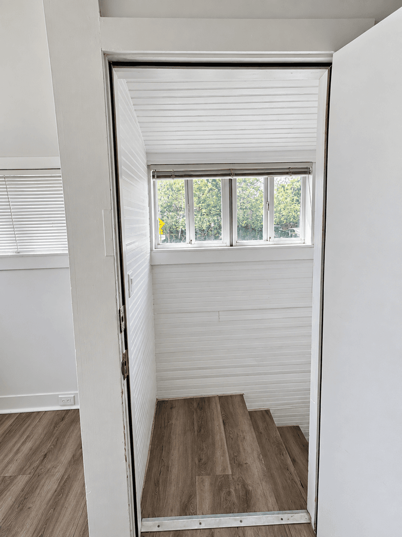Charming SPACIOUS 2 Bedroom CONDO Apartment in the Heart of Salt Lake City 7 of 15