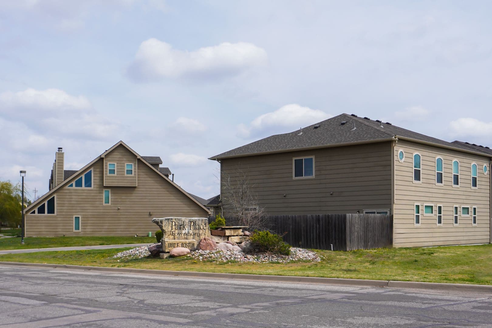 3-Bed Duplex w Garage, Yard, Balcony SPECIAL: $500 off November Rent 16 of 17