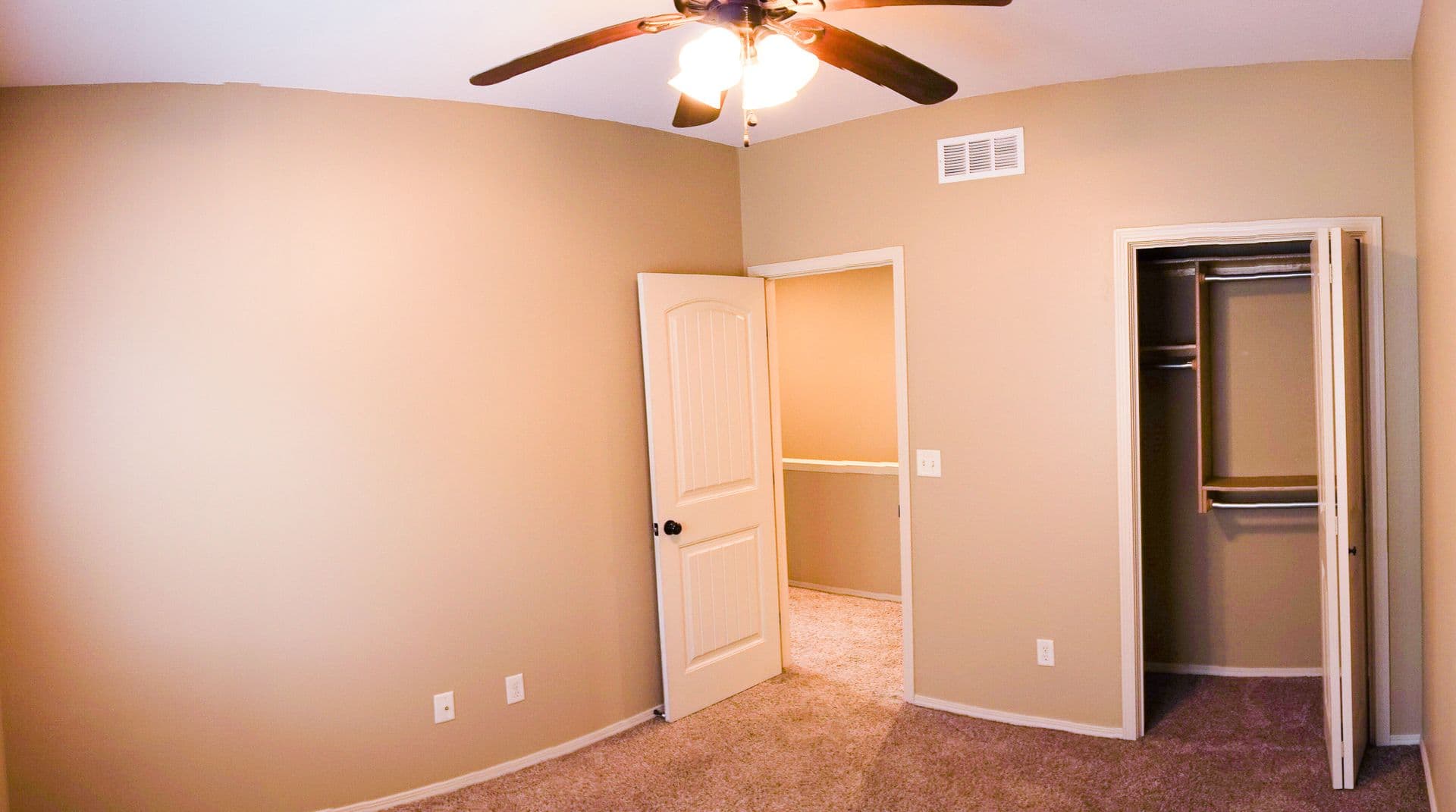 3-Bed Duplex w Garage, Yard, Balcony SPECIAL: $500 off November Rent 4 of 17