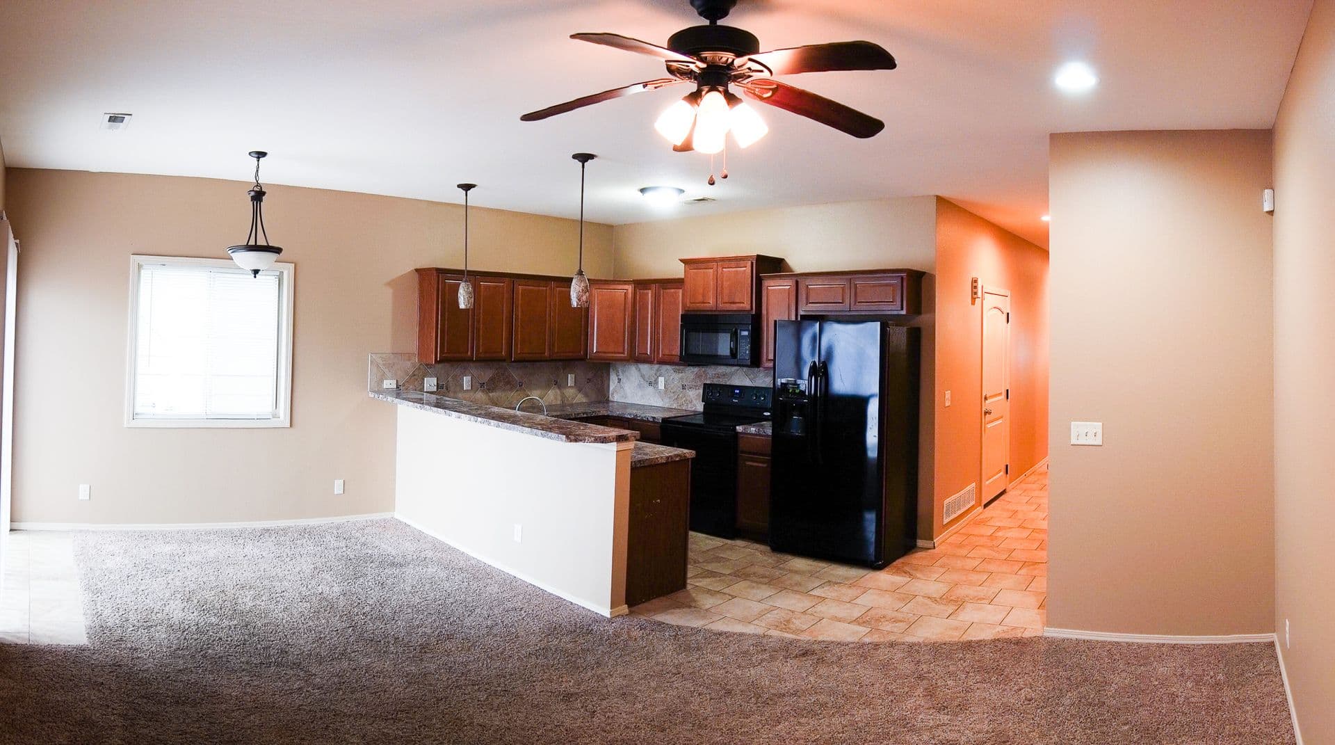 3-Bed Duplex w Garage, Yard, Balcony SPECIAL: $500 off November Rent 11 of 17