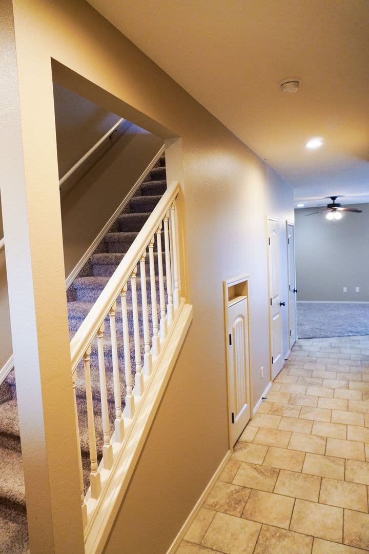 3-Bed Duplex w Garage, Yard, Balcony SPECIAL: $500 off November Rent 9 of 17