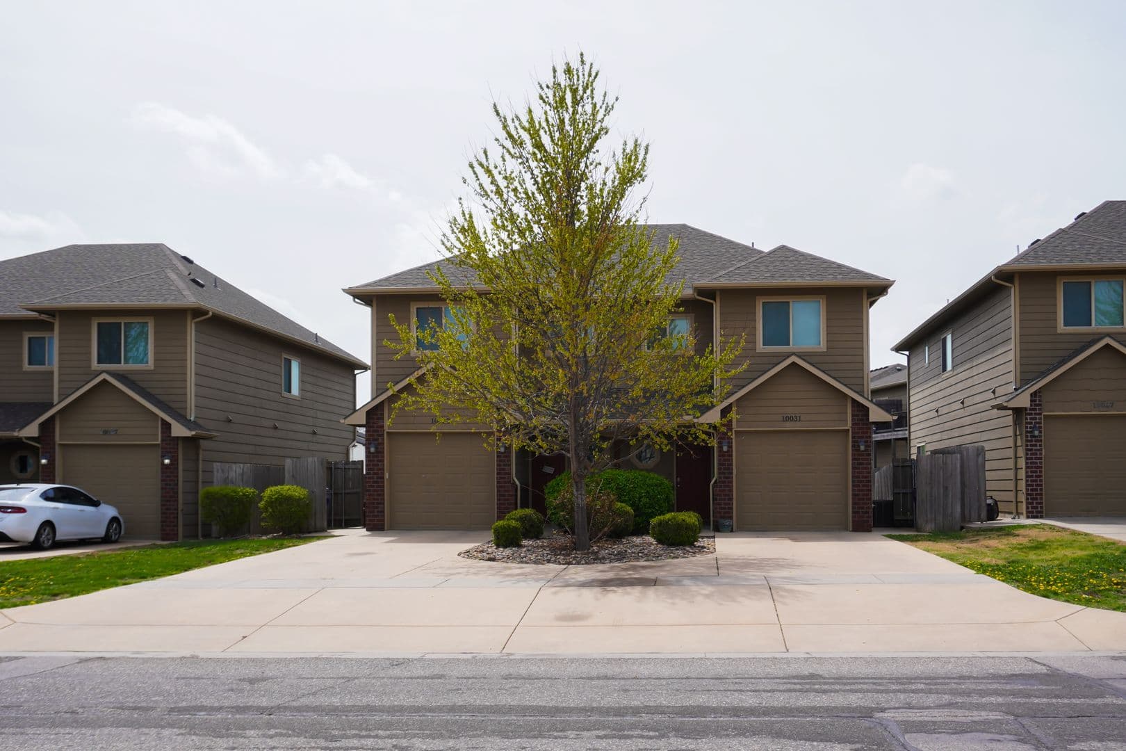 3-Bed Duplex w Garage, Yard, Balcony SPECIAL: $500 off November Rent 13 of 17