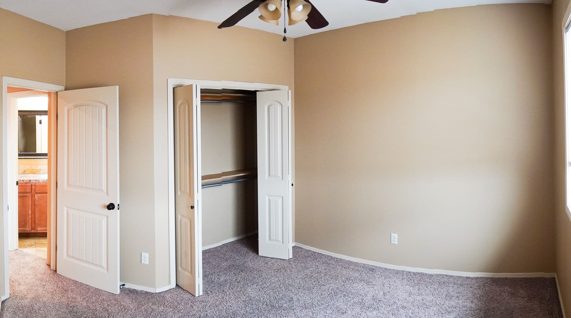 3-Bed Duplex w Garage, Yard, Balcony SPECIAL: $500 off November Rent 6 of 17