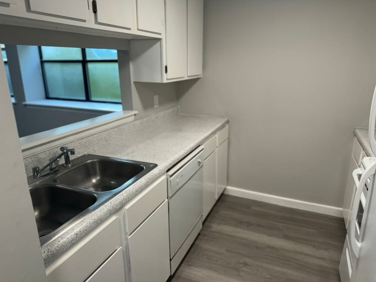 Sunrise Terrace Apartments 4 of 13