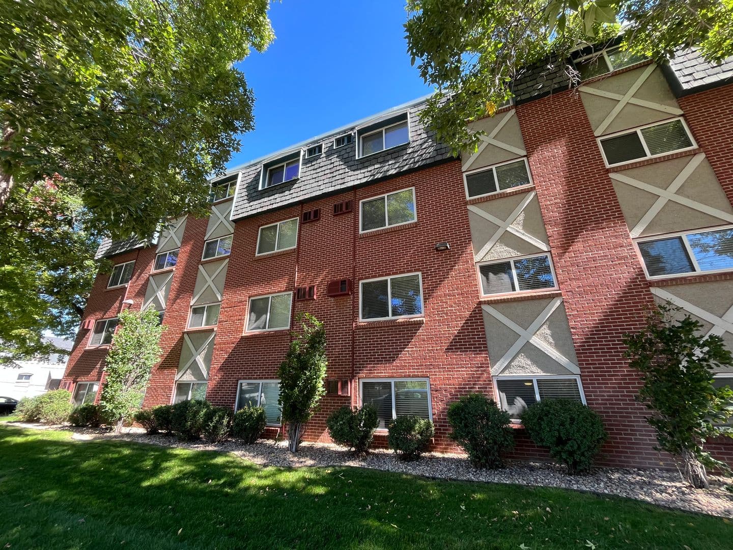 Winchester &amp; Browning Apartments 2 of 10