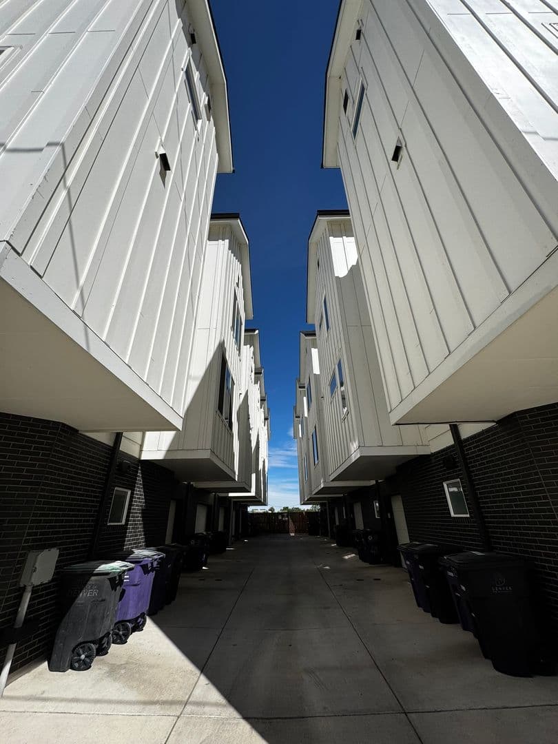 Two Bedroom Townhome with 2 bathrooms | Spacious 843 sf ONLY $1795 15 of 32
