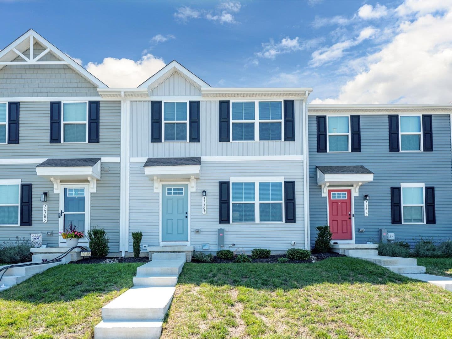 16107 Zoar Avenue 1 of 8