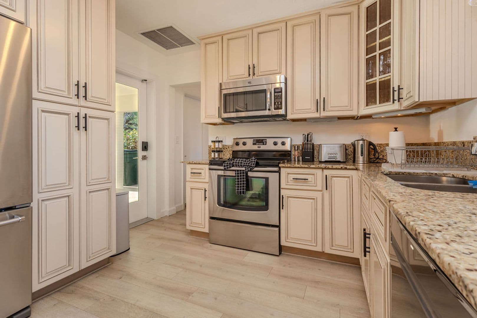 632 SW 8th Avenue 14 of 30