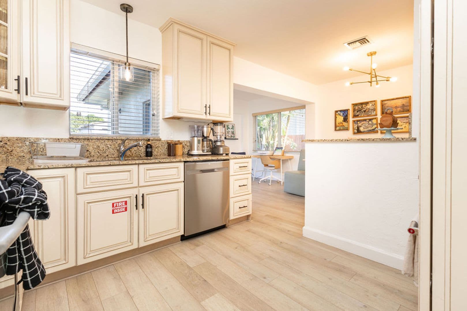 632 SW 8th Avenue 12 of 30